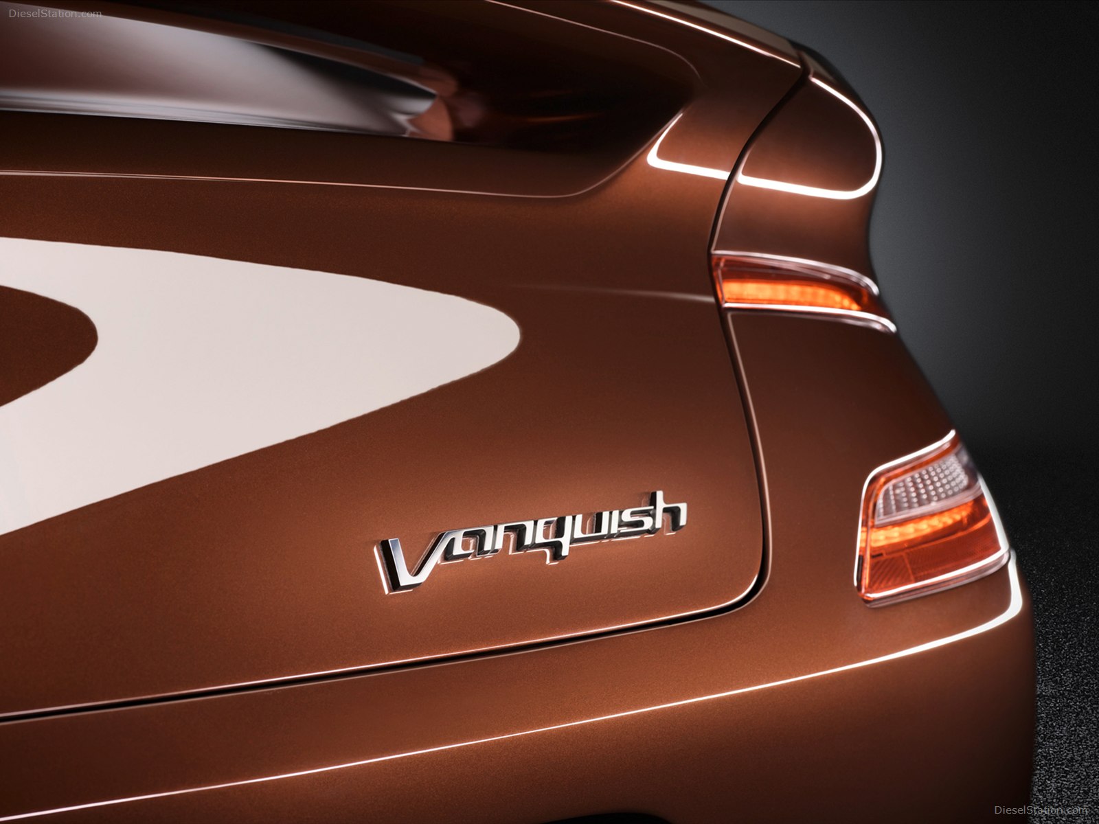 Aston Martin Vanquish 2013